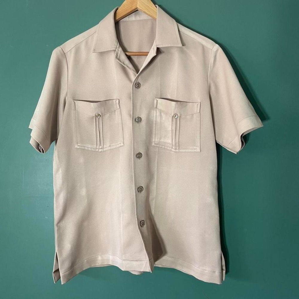 Vintage 1960s handmade button up shirt with collar and‎ pockets